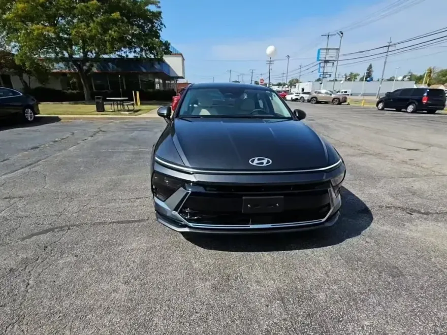 2025 Hyundai Sonata SEL photo 1