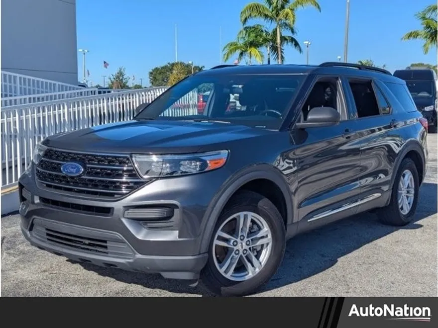 2020 Ford Explorer XLT photo 1