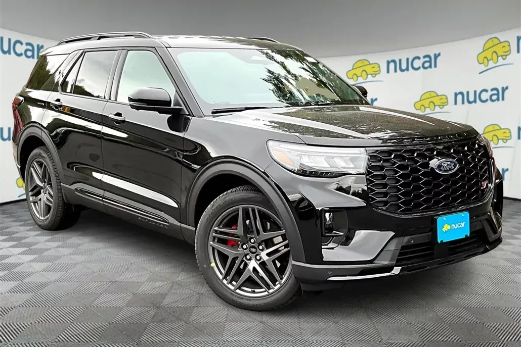 2025 Ford Explorer ST photo 1
