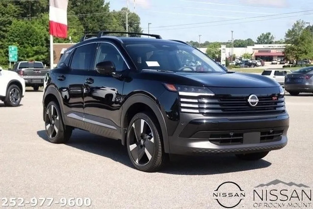 2025 Nissan Kicks SR photo 1