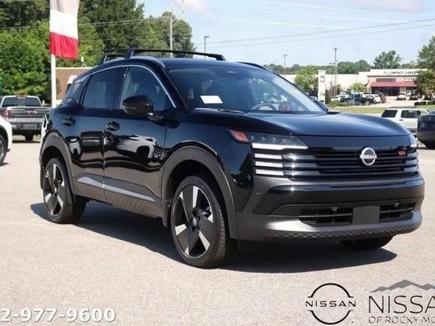 2025 Nissan Kicks SR photo 1