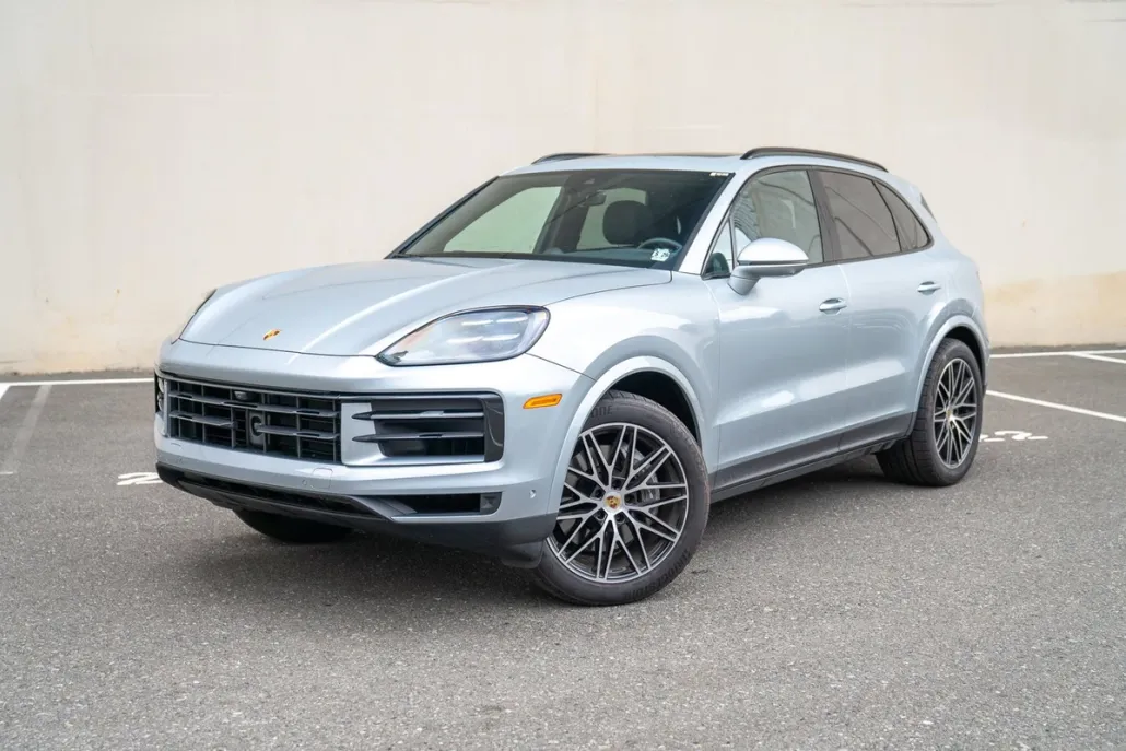 2024 Porsche Cayenne photo 1
