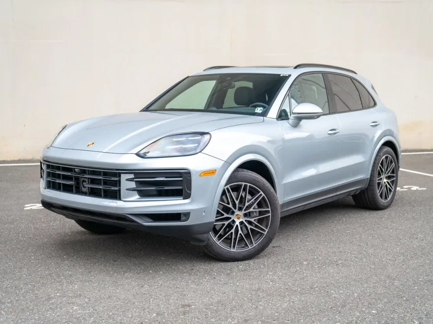 2024 Porsche Cayenne photo 1