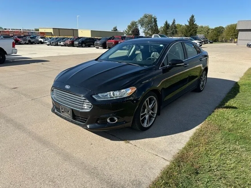 2016 Ford Fusion Titanium photo 1