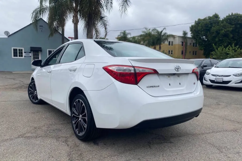 2016 Toyota Corolla S photo 1