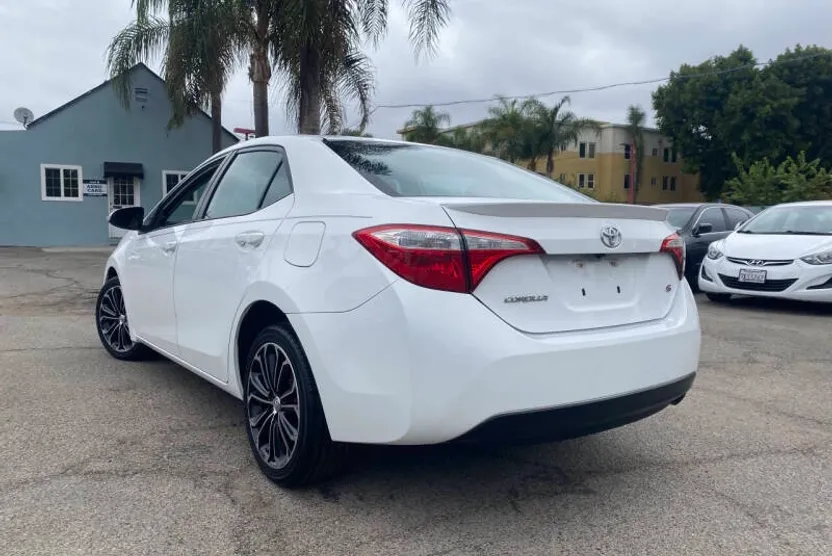 2016 Toyota Corolla S photo 1