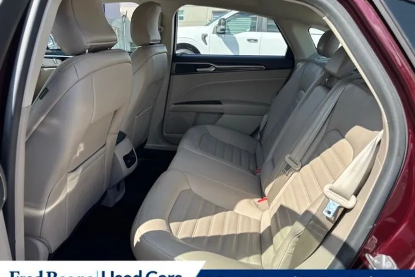 2017 Ford Fusion SE photo 1