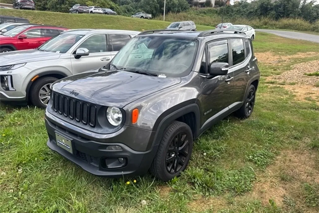 2017 Jeep Renegade Latitude North Edition photo 1