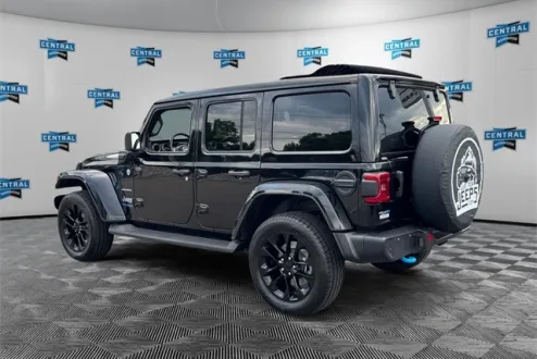 2022 Jeep Wrangler Unlimited Sahara 4xe photo 2
