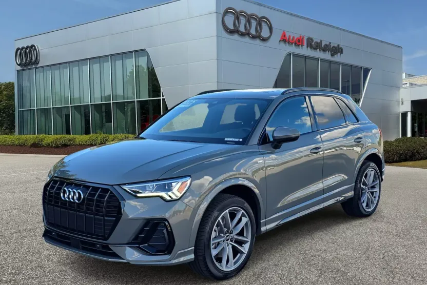 2025 Audi Q3 S line Premium photo 1