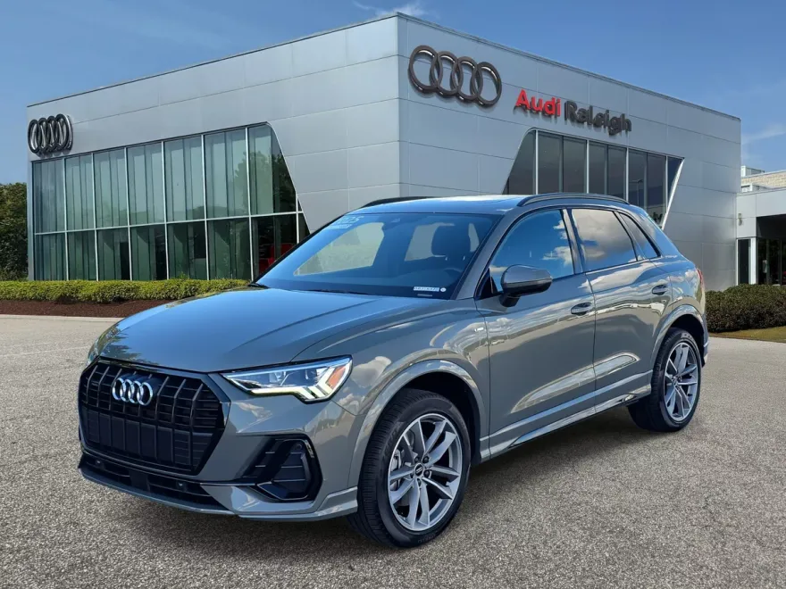 2025 Audi Q3 S line Premium photo 1
