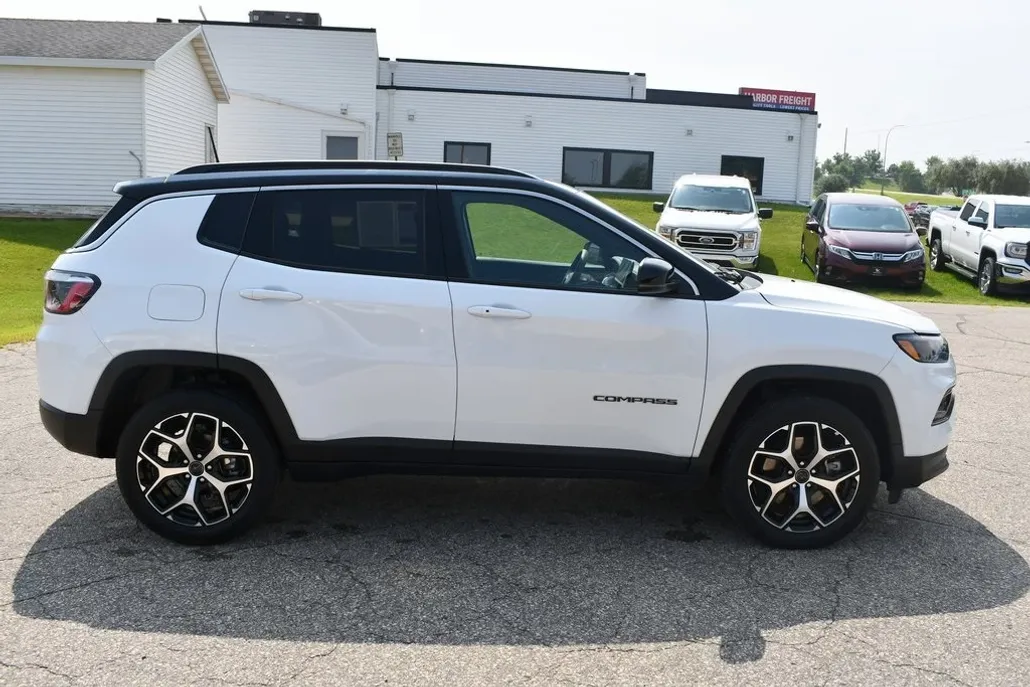 2025 Jeep Compass Limited photo 1