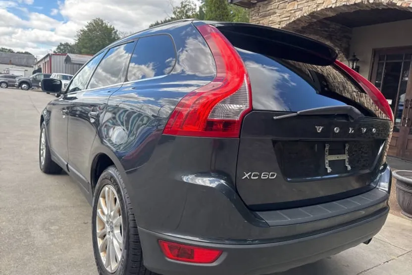 2010 Volvo XC60 T6 photo 1