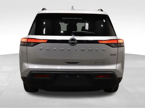 2024 Nissan Pathfinder SV photo 4