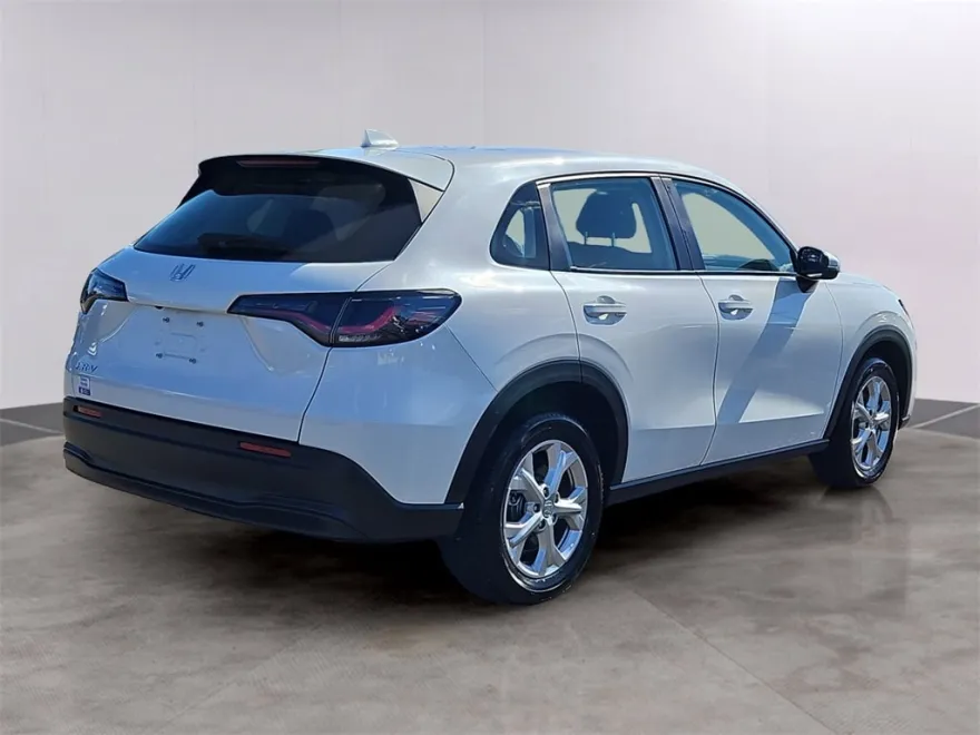 2025 Honda HR-V LX photo 1