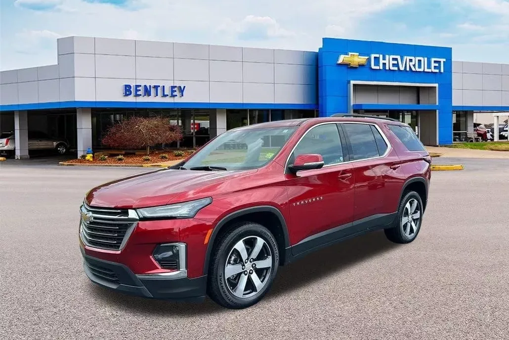 2023 Chevrolet Traverse Leather photo 1