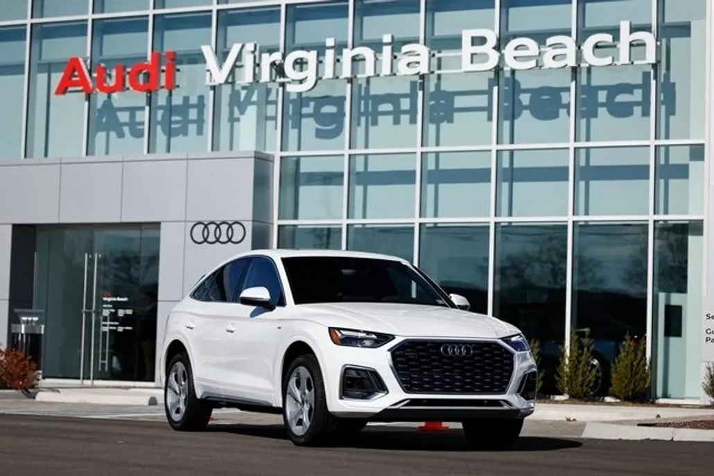 2025 Audi Q5 Sportback 45 S line Premium Plus photo 1