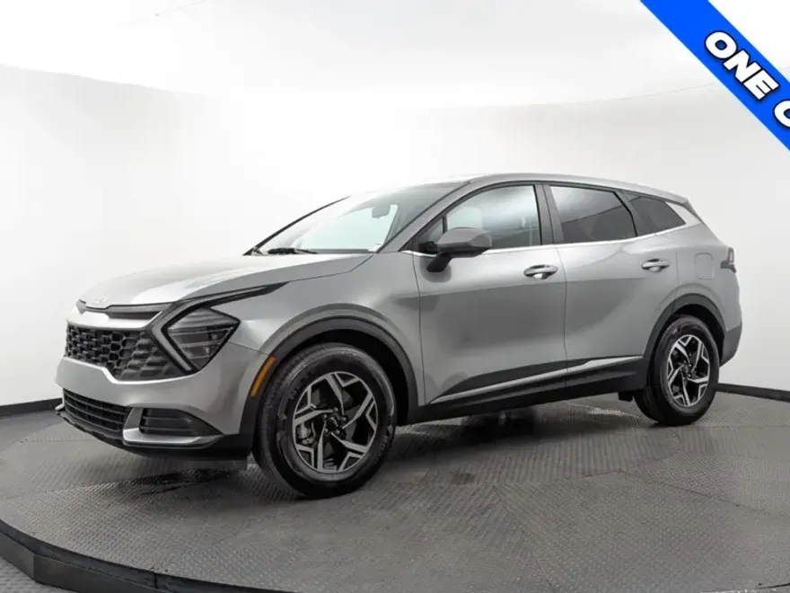 2024 Kia Sportage LX photo 1