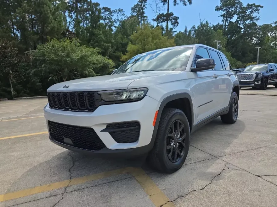 2024 Jeep Grand Cherokee Altitude photo 1