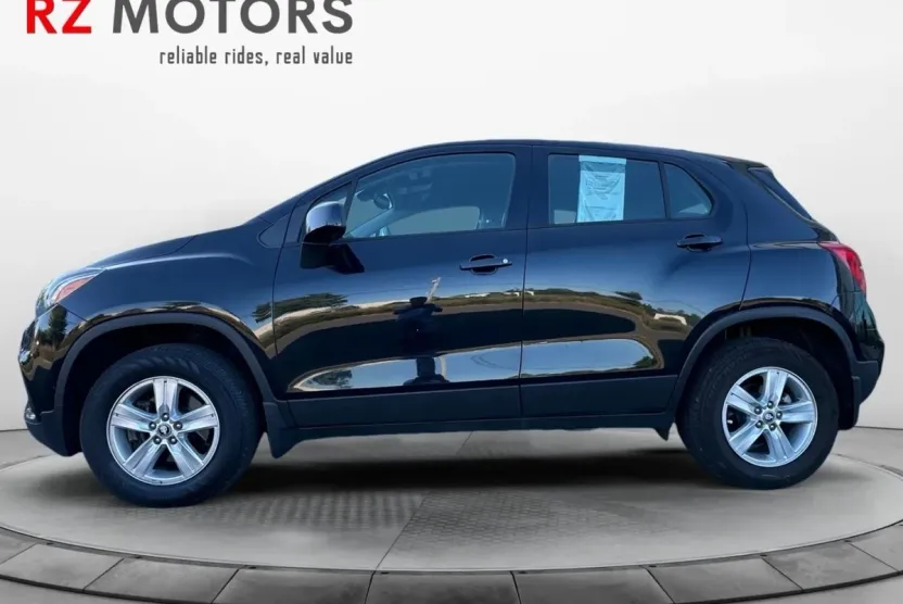2019 Chevrolet Trax LS photo 1