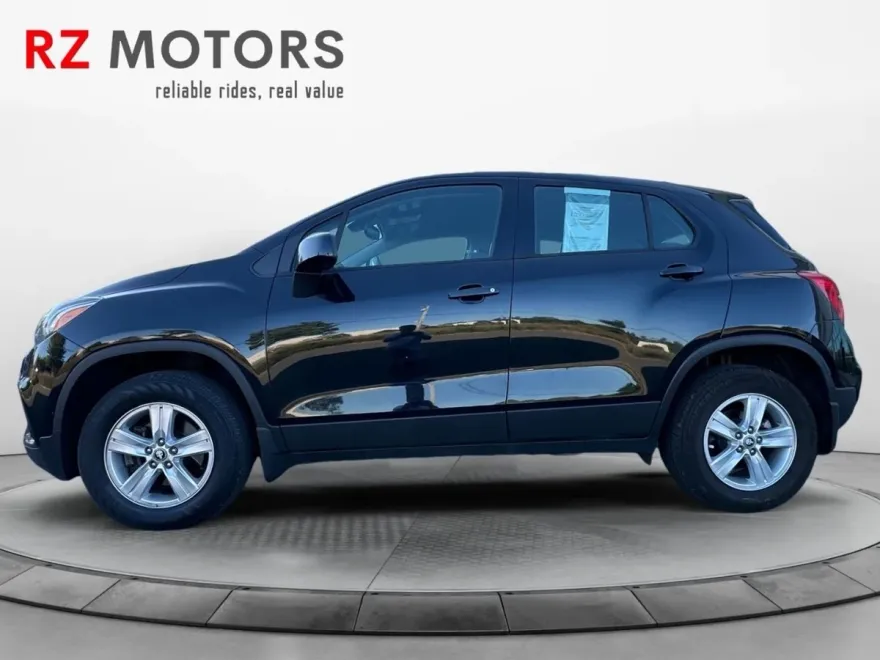 2019 Chevrolet Trax LS photo 1
