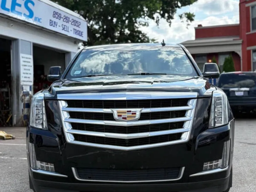 2019 Cadillac Escalade ESV Luxury photo 1
