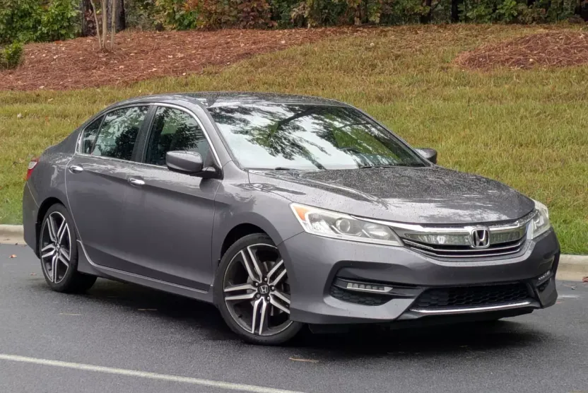 2017 Honda Accord Sport photo 1