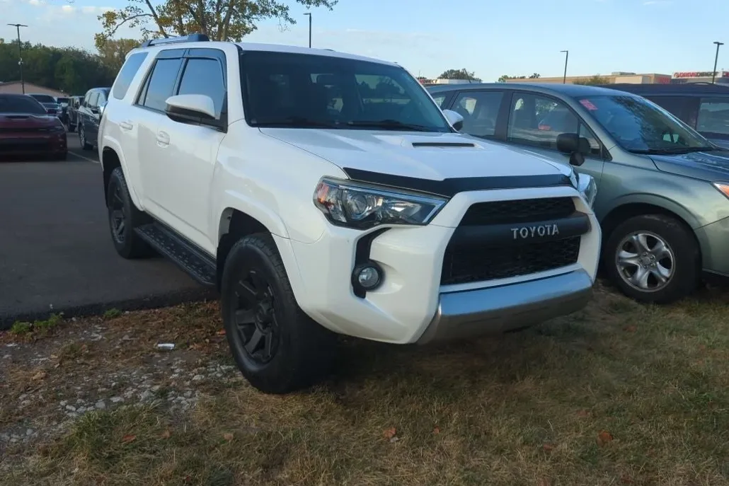 2016 Toyota 4Runner Trail photo 1