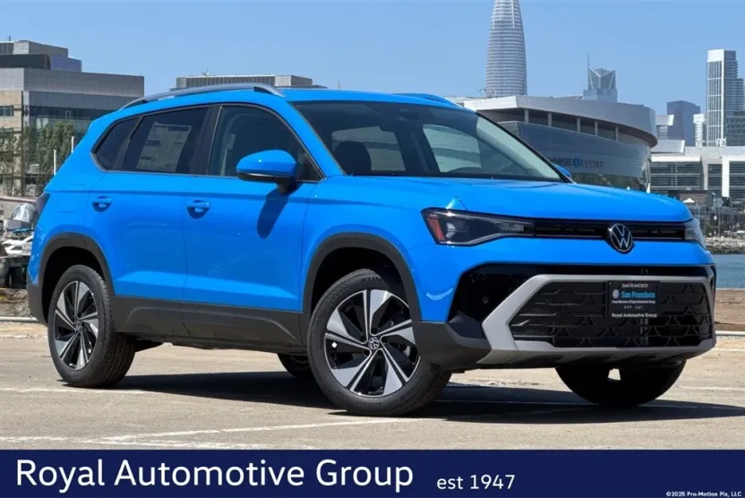 2025 Volkswagen Taos SE photo 1