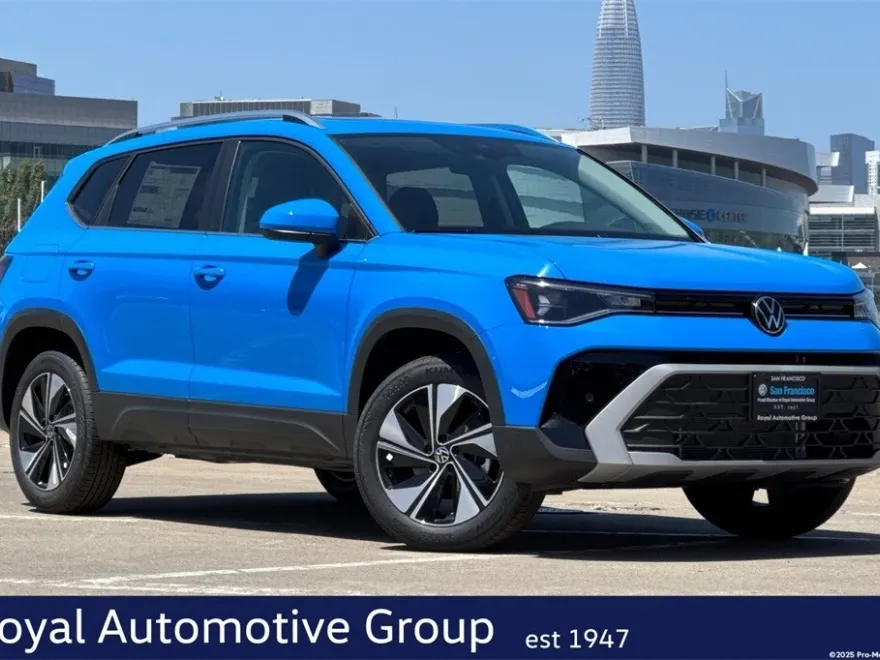 2025 Volkswagen Taos SE photo 1