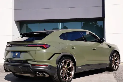 2024 Lamborghini Urus Performante photo 3