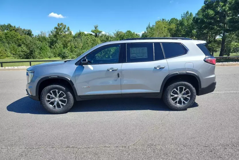 2026 Gmc Acadia AT4 photo 1