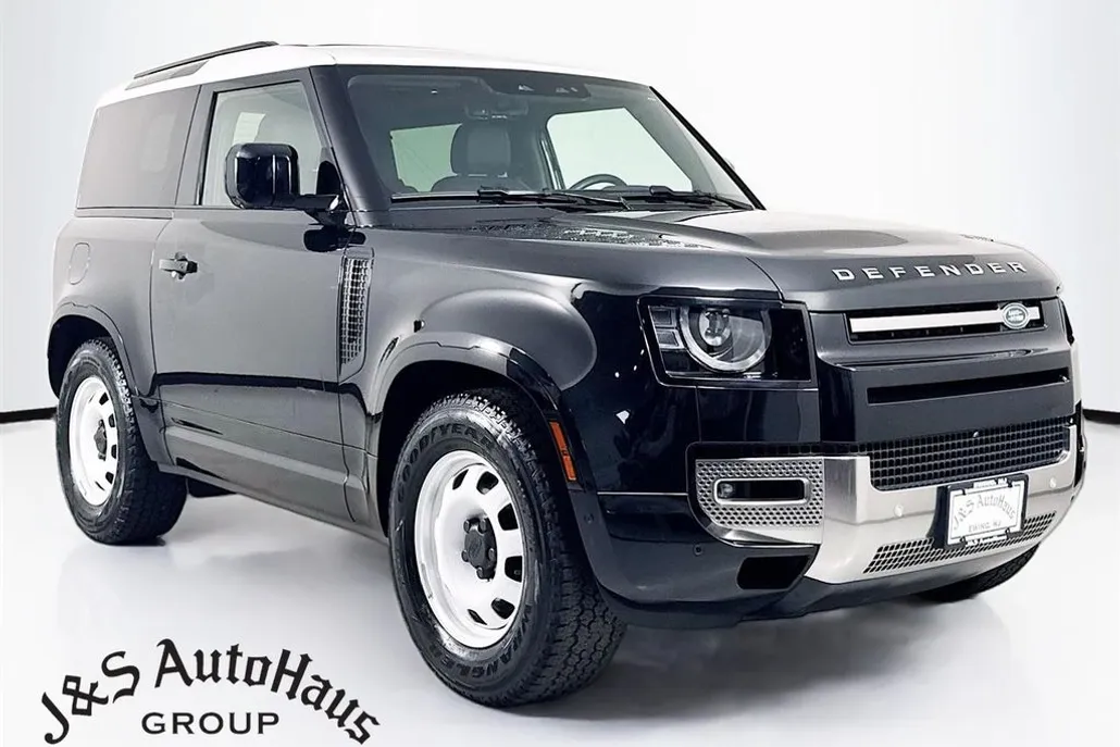 2023 Land Rover Defender 90 S photo 1