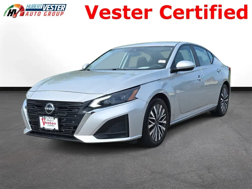 2023 Nissan Altima 2.5 SV photo 1