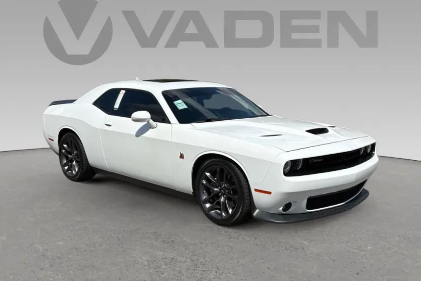 2023 Dodge Challenger R/T Scat Pack photo 1