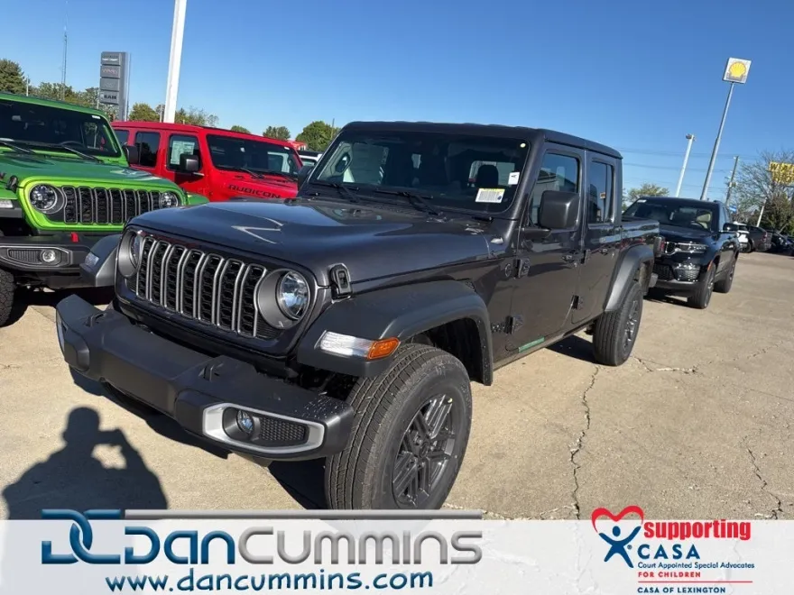 2025 Jeep Gladiator Sport S photo 1