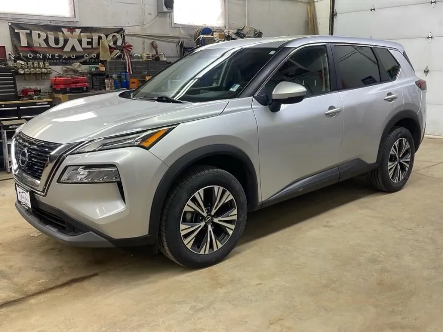2022 Nissan Rogue SV photo 1