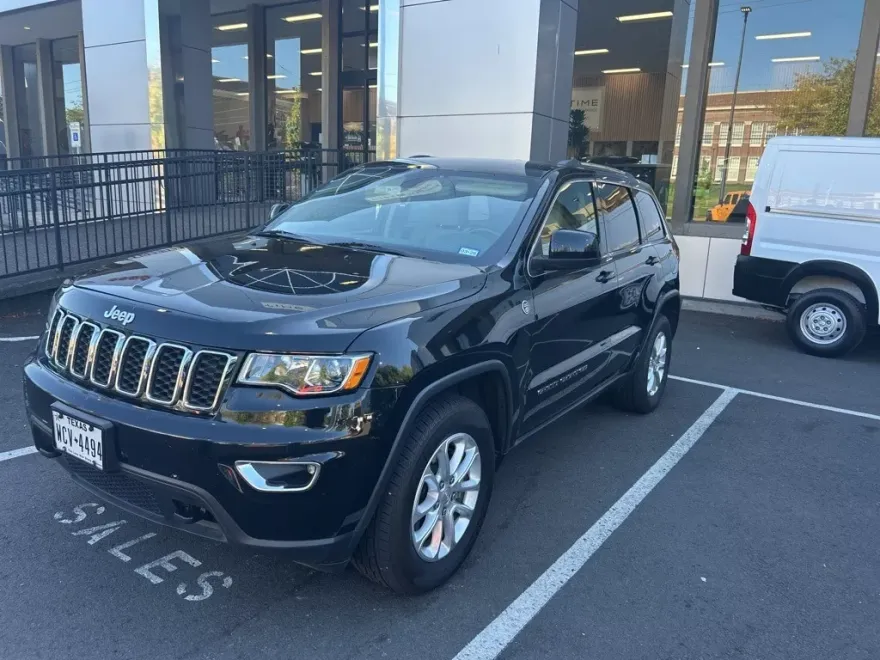 2021 Jeep Grand Cherokee Laredo E photo 1
