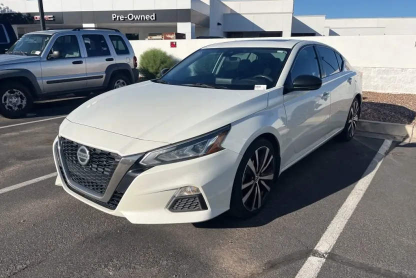 2021 Nissan Altima SR photo 1
