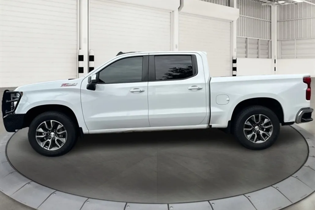 2019 Chevrolet Silverado 1500 LT photo 1