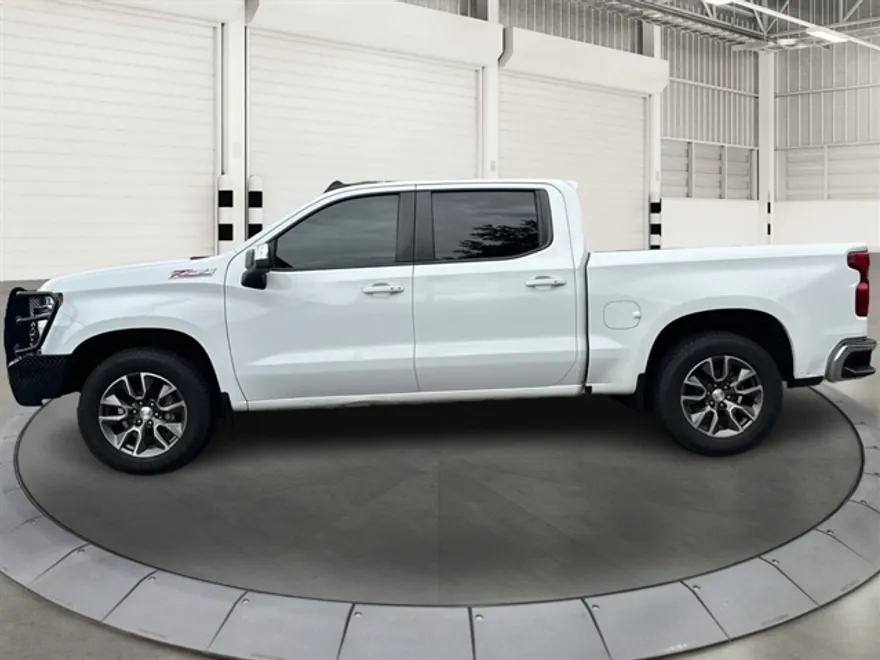 2019 Chevrolet Silverado 1500 LT photo 1