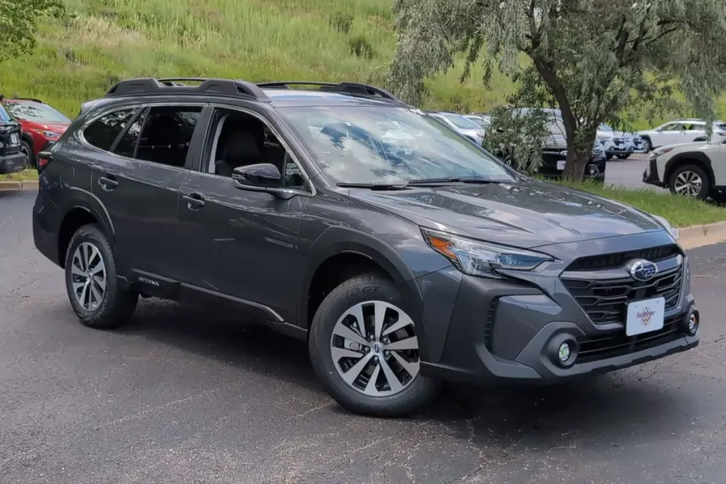 2025 Subaru Outback Premium photo 1