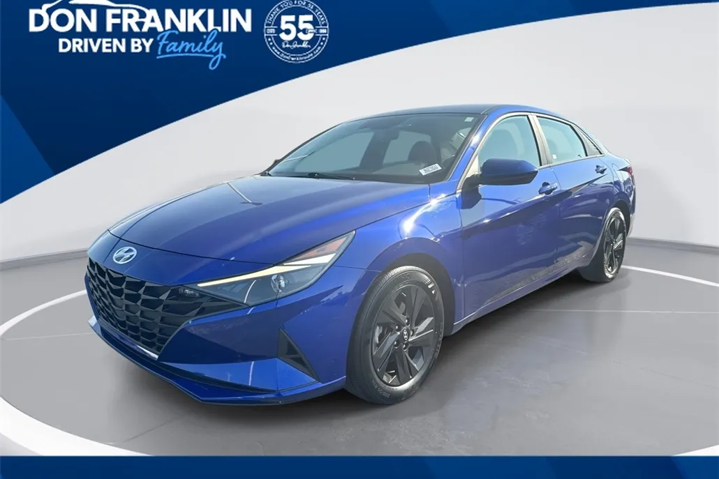 2022 Hyundai Elantra SEL photo 1