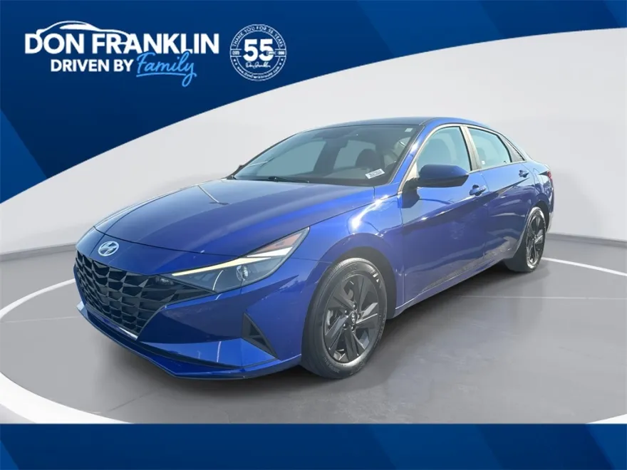 2022 Hyundai Elantra SEL photo 1