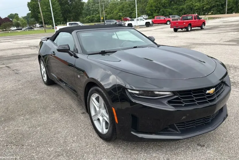 2023 Chevrolet Camaro 1LS 1LT photo 1