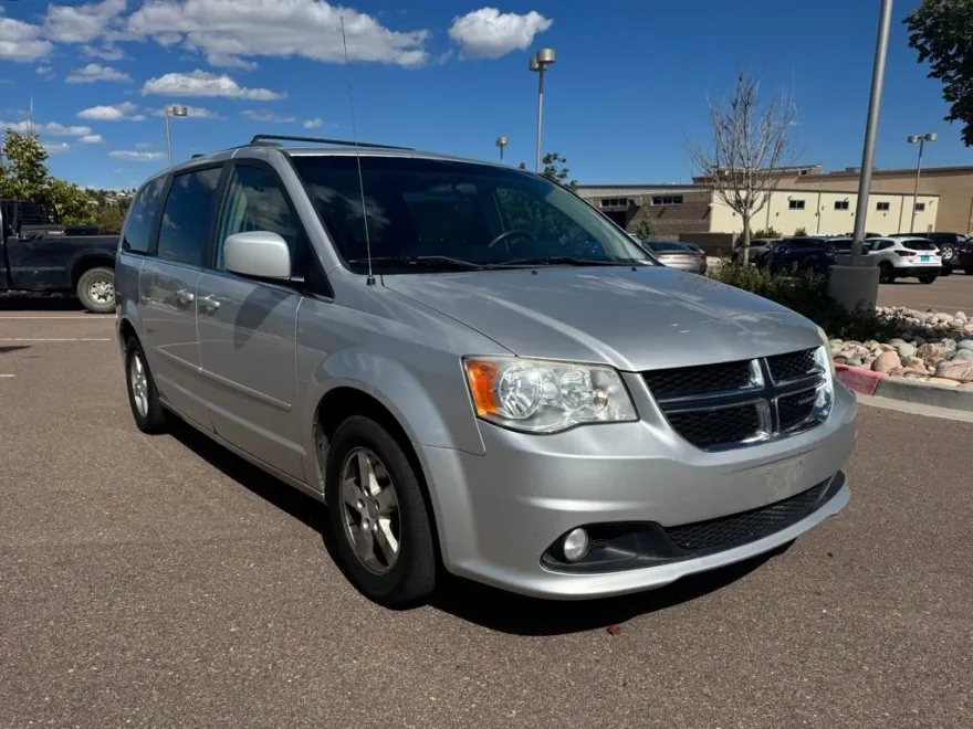 2011 Dodge Grand Caravan Crew photo 1