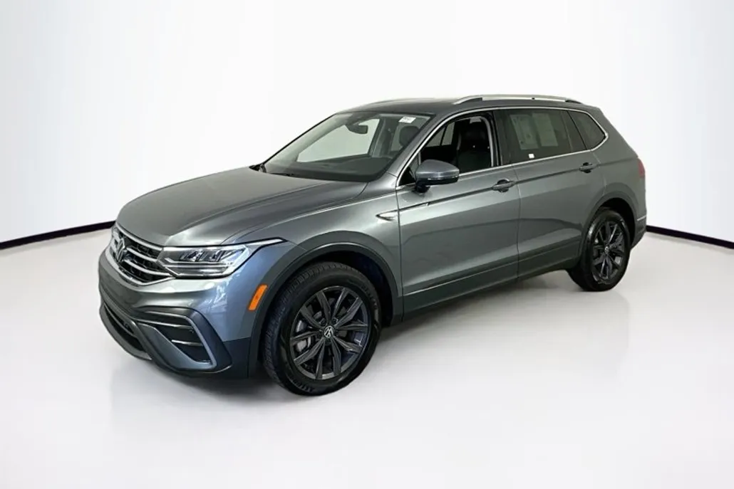 2022 Volkswagen Tiguan SE photo 1