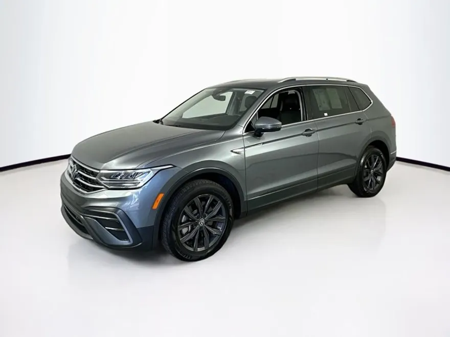 2022 Volkswagen Tiguan SE photo 1