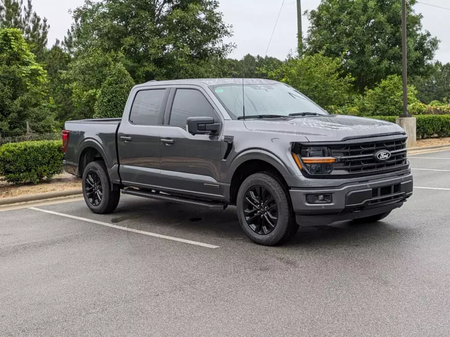 2025 Ford F-150 XLT photo 1