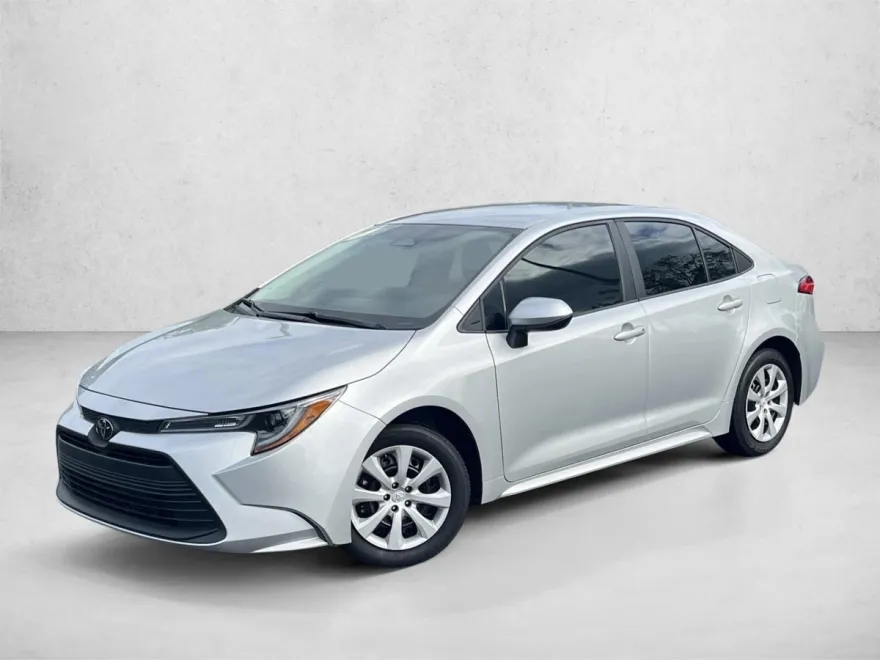 2024 Toyota Corolla LE photo 1